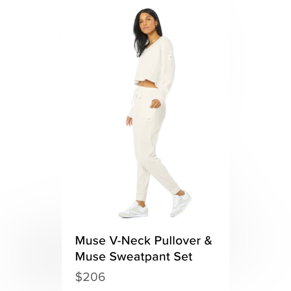 ALO Muse sweat outfit